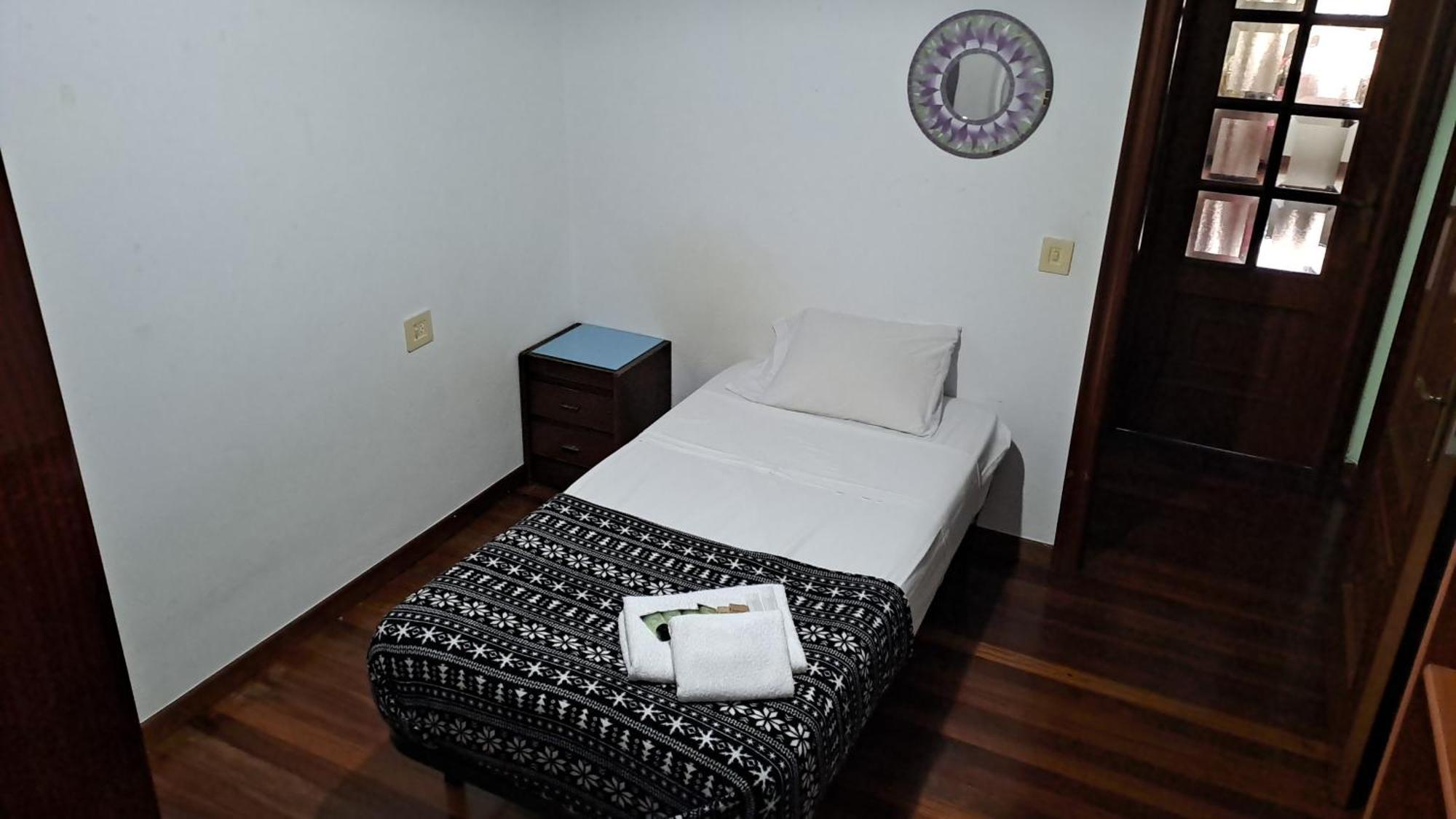 Residencia Compostela Acomodação com café da manhã Santiago de Compostela Quarto foto
